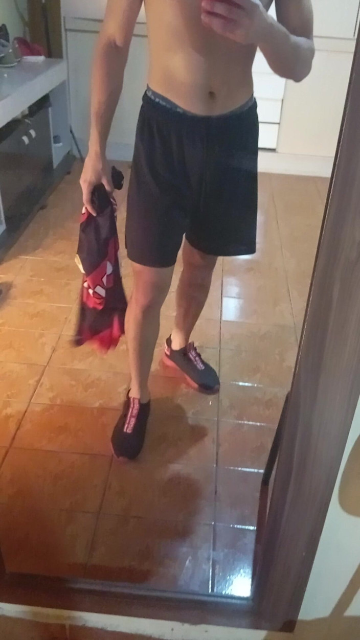 Ray Oliver: Pantaloni scurți negri la sală