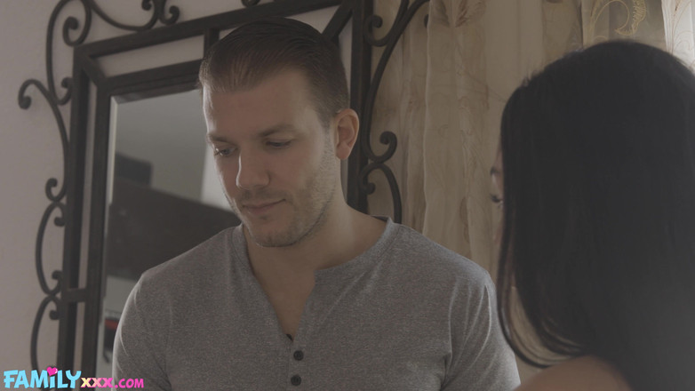 FamilyXXX: Bianca का सौतेला भाई आखिरी बार इसे देता है