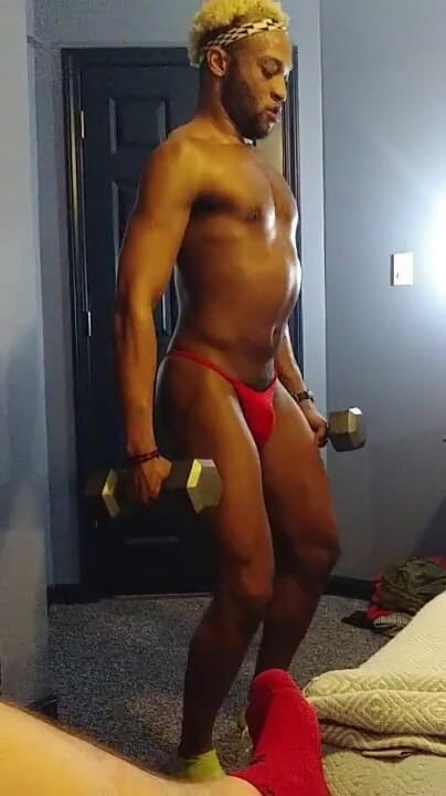 Kennie Jai: Roommate Films Roommate Working Out!
