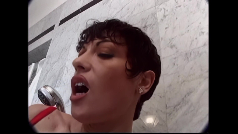 FM Video Europe: Sheyla Stone... Çok ateşli bir İtalyan MILF