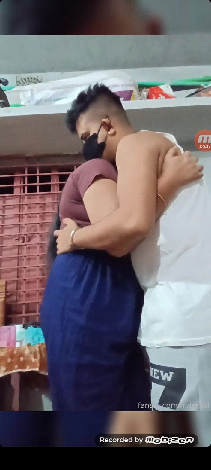 Taniyaxx: Videoclip din Bangladesh înregistrând xxxx to