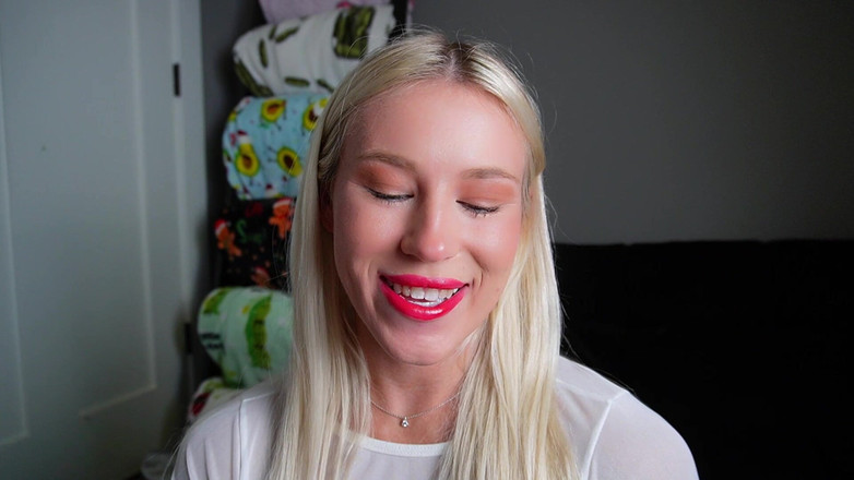 Keeks3005: Czerwona szminka całuje