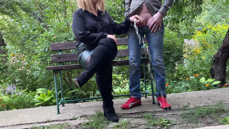 OurFetishLife: 義母はあなたを彼女の支配下に置く方法を知っています