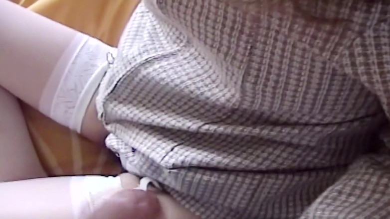 Ardientes69: 我妻子的妹妹喜欢在我们一个人的时候吮吸我的鸡巴