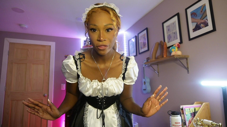 Vanniall: Mucama mandona te enseña a chupar su polla