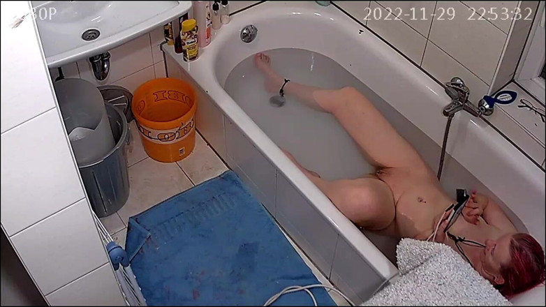 KittieNoOne: Caught in the Tub (pt. 2)