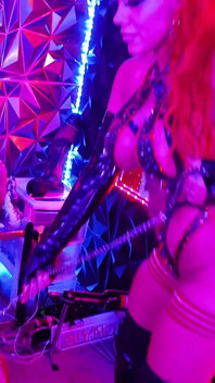Ateşli gotik sürtükler seks kasetinde sikişiyor bölüm 1