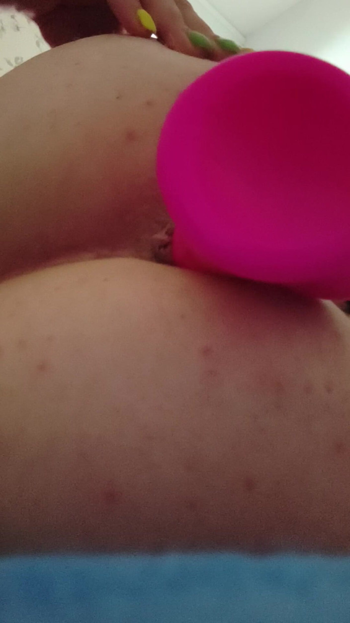 VigilantDelia95: Anal with a Toy