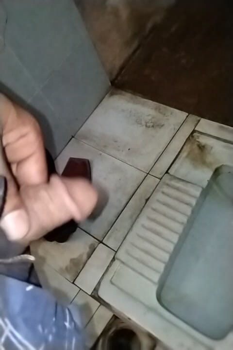 Romantic khan: Videoclip scurt cu pișare