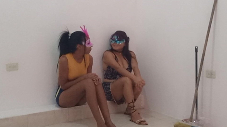 Martin13: De werkneemster praat met haar vriend in een schoonmaakbedrijf en...