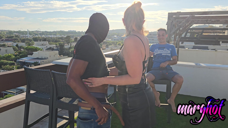 Sexymarghot: A Cuckolded Husband Invites a BBC to Fuck His Wife...