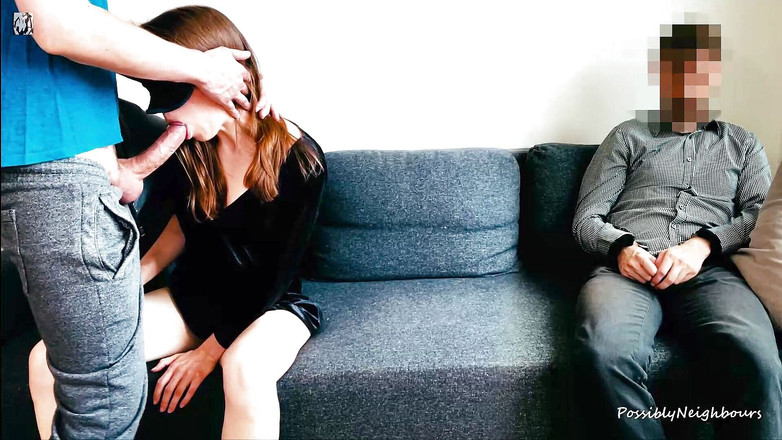 Neighbours Girl: बंधे व्यभिचारी पति के साथ वीर्य चुंबन