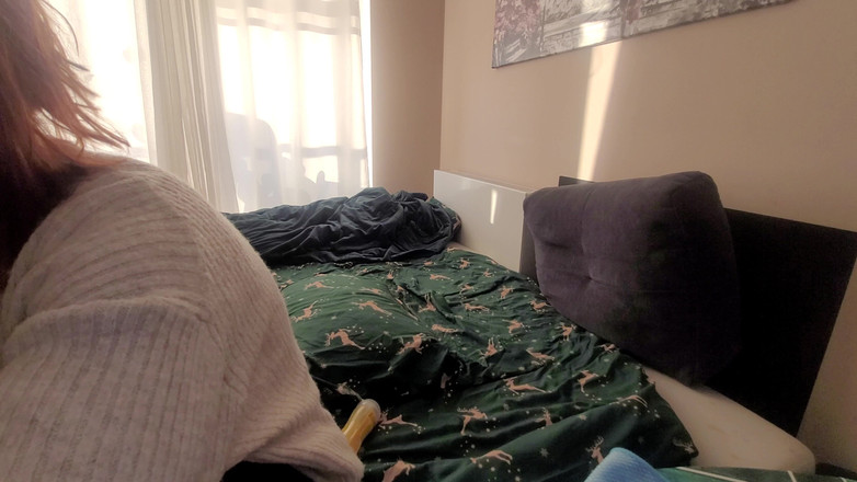 LuTosT: Adik tiri mesum ini ngentot pantat abang tirinya pakai strap-on...