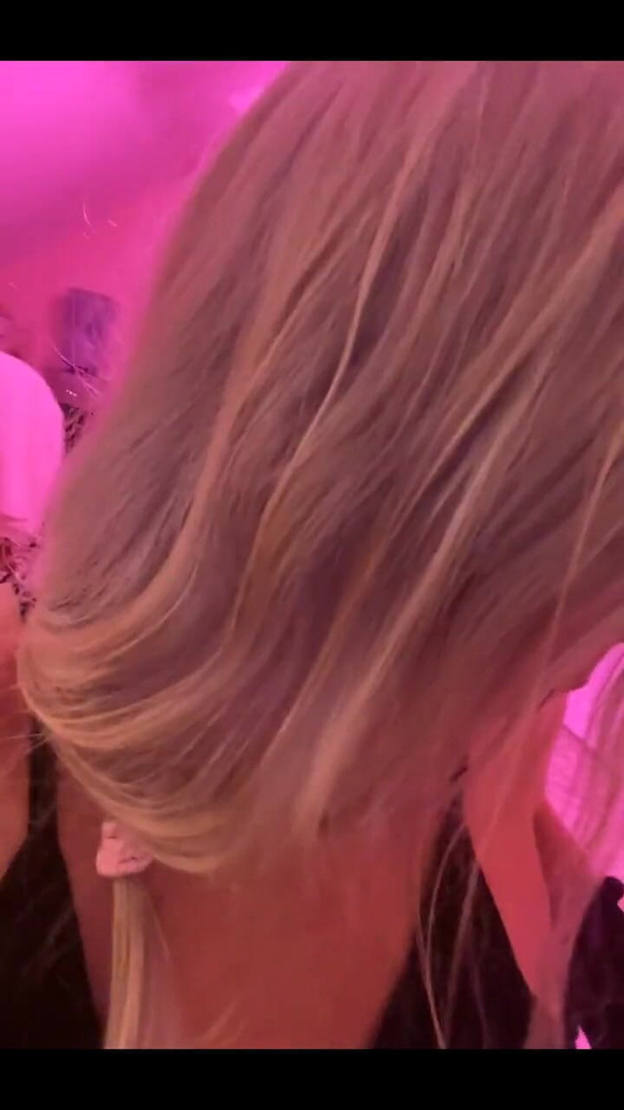 PaintedRose: Kniebeugen sind lecker!