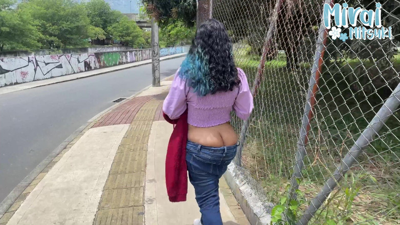 Mirai: Buttcrack in het Park