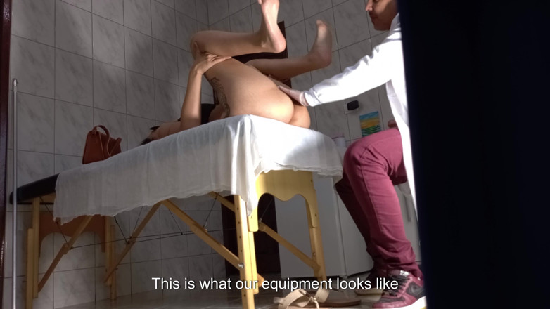 Gabi SweetCouplesStories: Anální prohlídka malého slepého pacienta