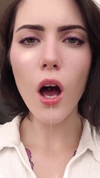 A saliva está pingando tudo