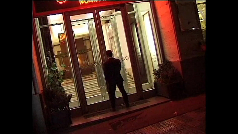 Vintage megastore: Il ballerino di palo arrapato fa sesso dal suo pubblico...