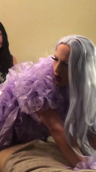 Maîtresse Pixie chevauche la travesti Bailey Wilde - compilation 19