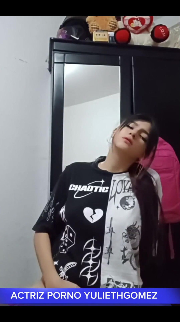 Yulieth Gomez: 我雇佣的女按摩师最后操了我（casero Real）