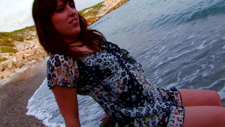Italian Vintage Porn and MMV Clips: Lovely double penetration in outdoor action