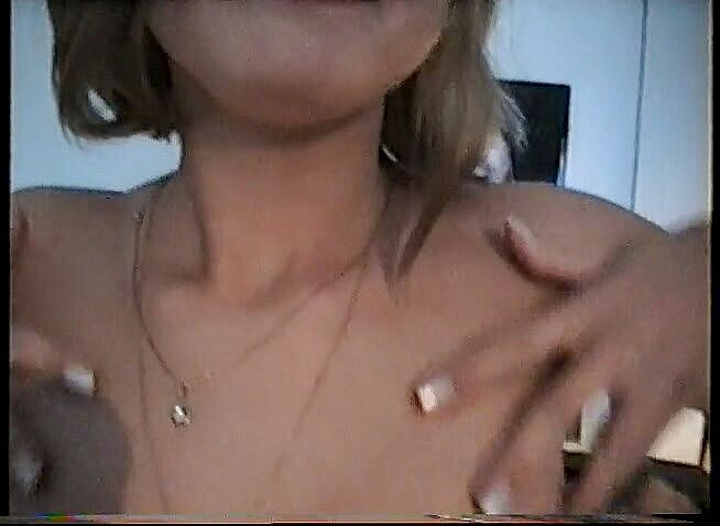 Flash Model Amateurs: Возбужденный оператор обожает лизать киску