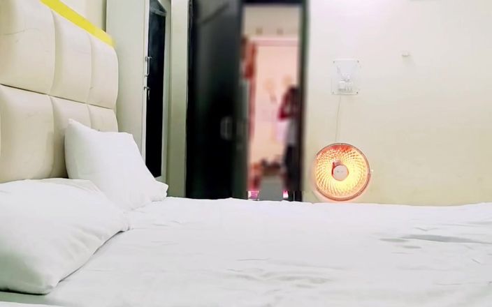 Ankita10000: jija sali在奈尼塔尔酒店房间拍摄的幕后花絮