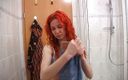 Lucky Cooch: Amateur redhead beauty takes a shower