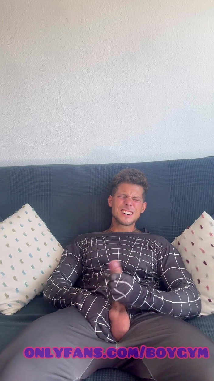 BoyGym: Il mio Gallo grasso ha fame dei tuoi buchi