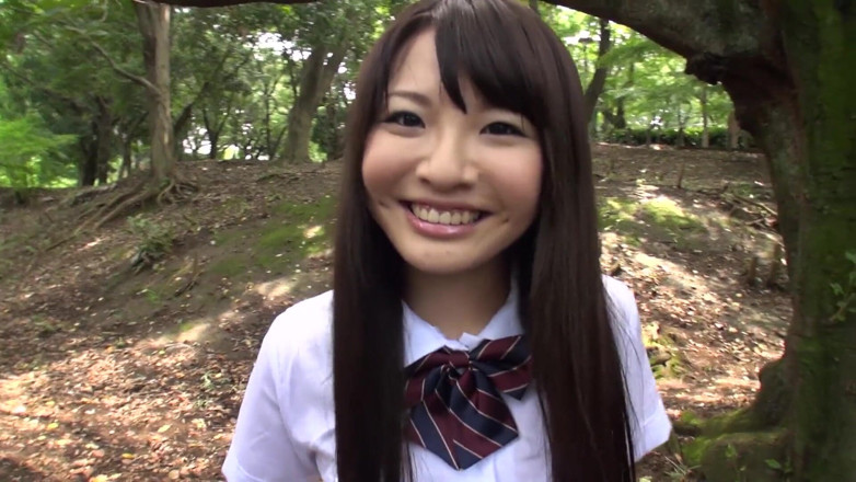 Caribbeancom: Asian teen fucking after a stroll through the woods