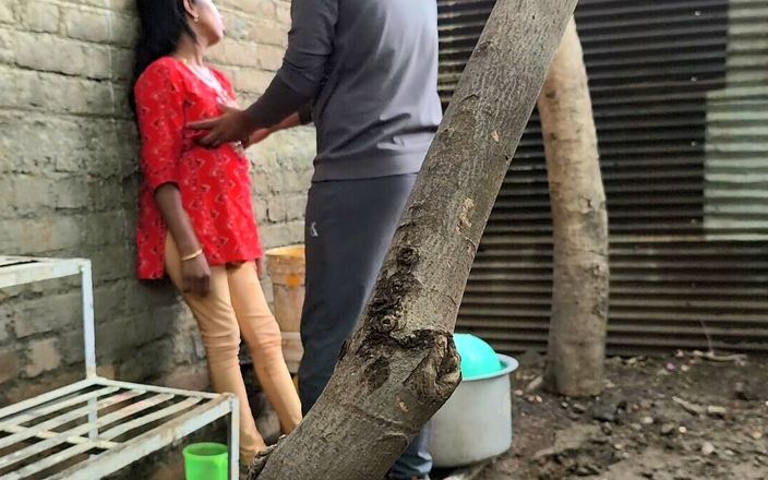 Kumari Queen ji: India folla en el bosque - Bhabhi estaba sentada en casa...