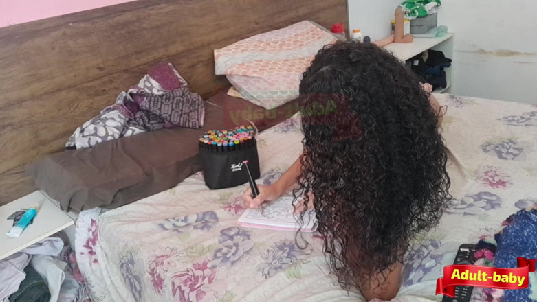 Karinamello: Novinha Entediada De Ficar Pintando Resolveu Enviar Pepino No Cu
