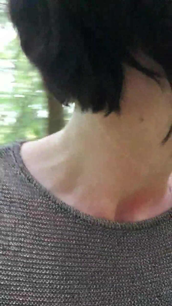 JulieEroticDress: 揺れ動く公共の水吹き