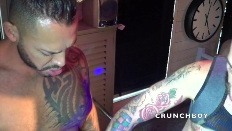 Viktor ROM by Crunchboy: Used baeback by Viktor Rom in saun idm Paris