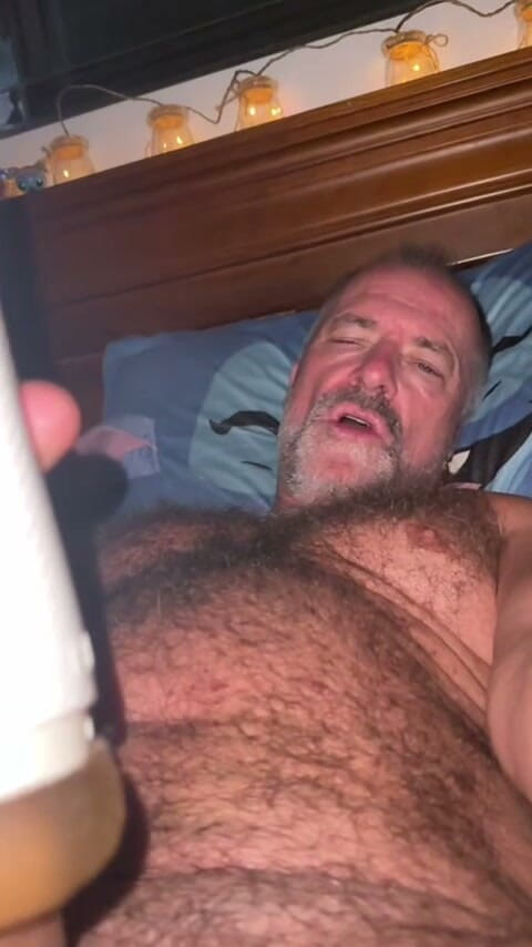 Daddybearvlc: Daddybear Imagining Fucking His Boys Ass