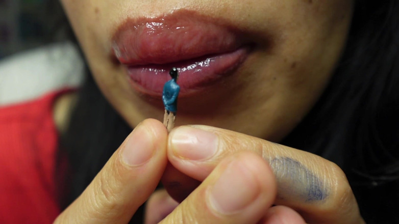 Asmr_mouth: Cette géante aime te lécher et te sucer