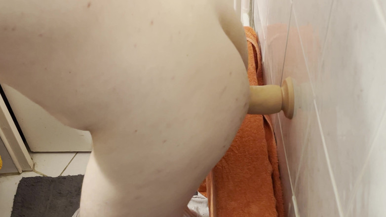 Aimeronds: 我暗自享受我的假阳具