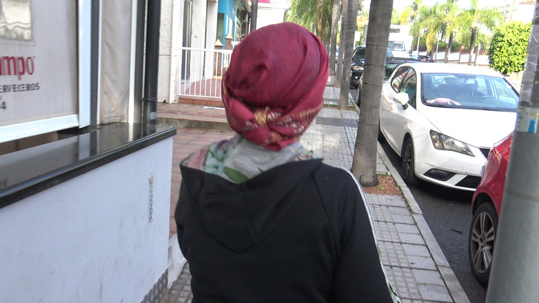 Souzan Halabi: Turkse moslima oma toont haar zeer harige kut