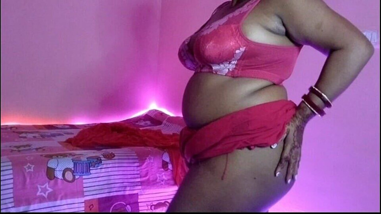 HotGirl21: Desi gorąca dziewczyna klapsy w dupie w jej pragnieniu seksu