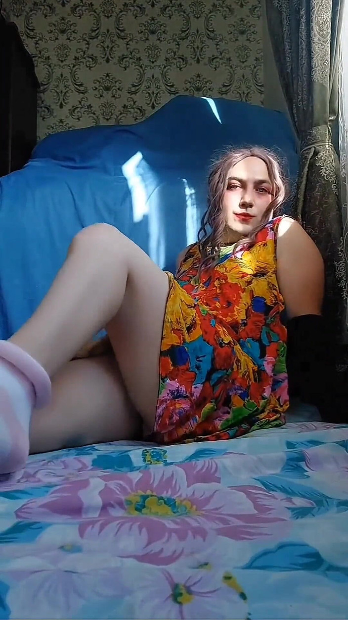 Kitty_Cross: ニューハーフデカ尻ミニスカート白い脚後背位クソホットレディーボーイ