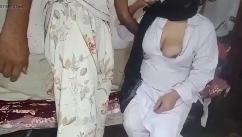 RIMSHA: Người giúp việc bất ngờ khoảnh khắc nóng bỏng bhabi