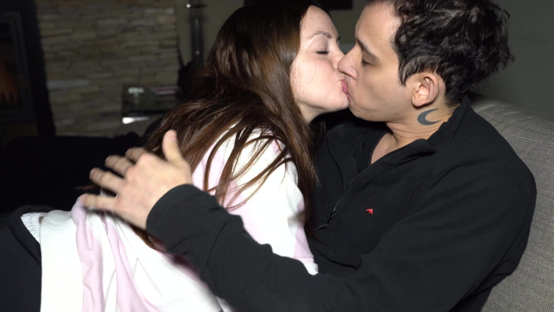 Knock Knock Club: Luchiibb Fucks Her Boyfriend's Best Friend Next to the Fat...