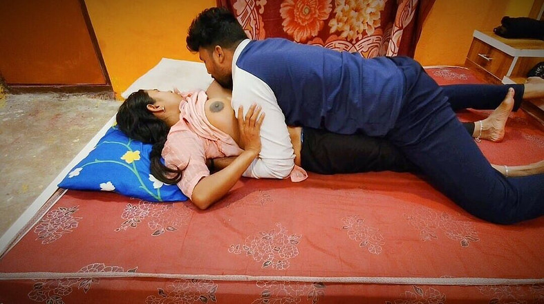 Premi pooja: Kamyon şoförü evli kadın ve genç oğlan en eski evi sikiyor -...