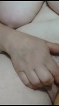 Leila Hotwife dengan Dildo