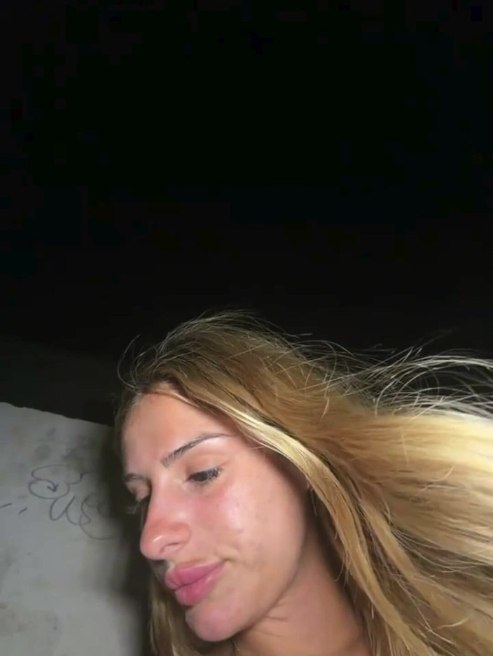 MollyLollyG: Outdoor Ass Carrot - Blonde 18yo Stuffs Giant Carrot Deep in Her...