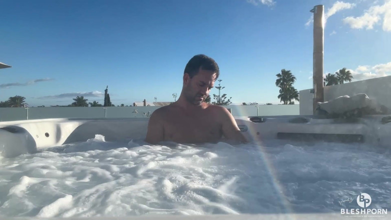 bleshporn: Pool Time Show Nudity