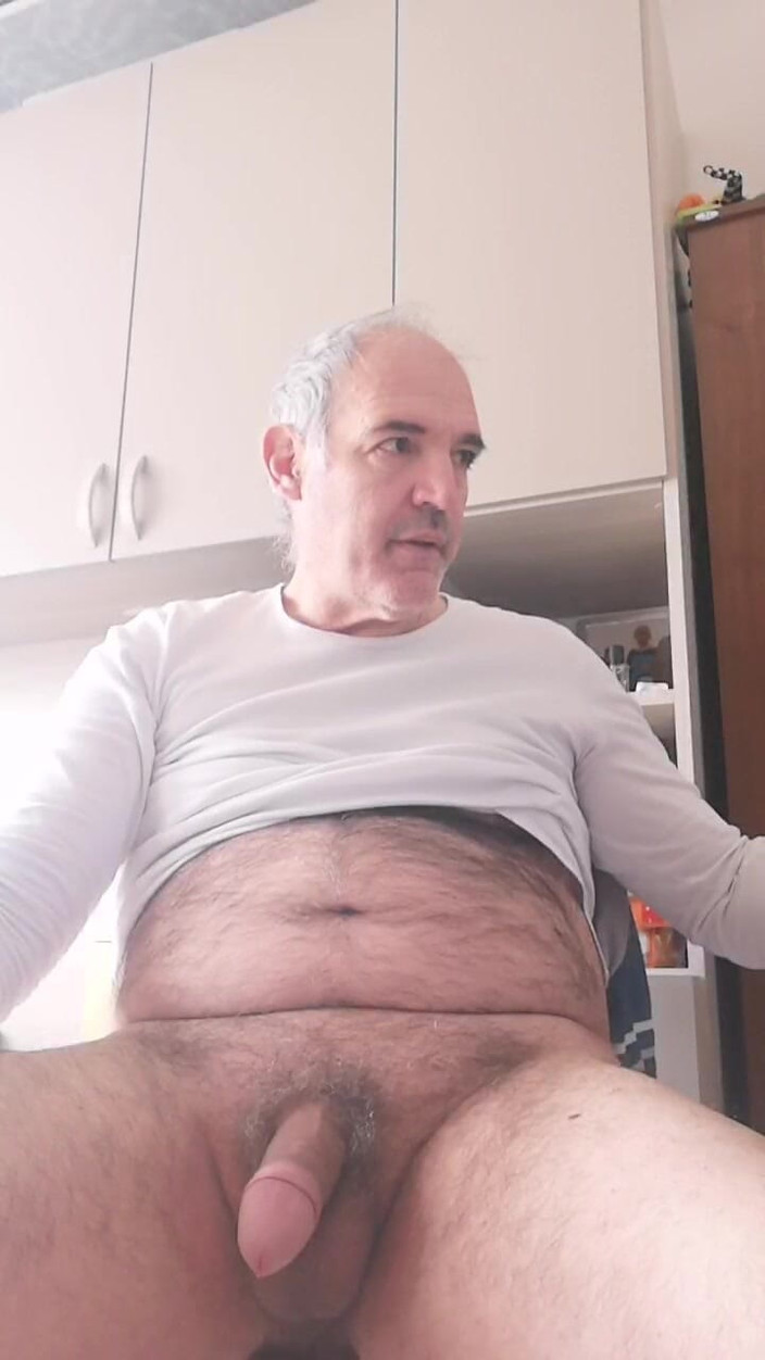 Setesesso7: Luca, adakah anda mempunyai zakar besar yang bagus?