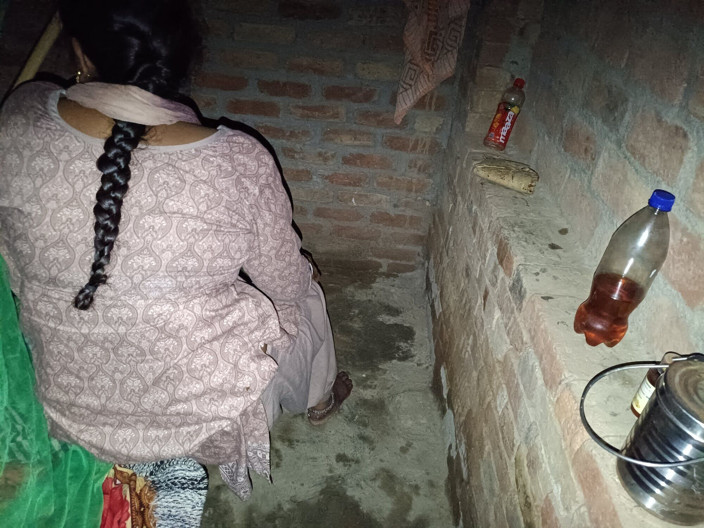 Bhabhi UP: ผ่อนคลายและกดมันลูกเขย