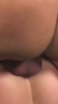 두 자지를 동시에 따먹는 만족할 줄 모르는 금발 밀프