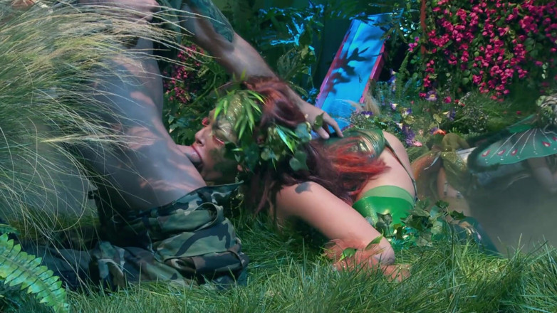 Thot Factory: Hot sex orgy erupts in the bushes